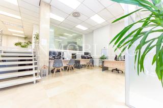 Local Comercial a Centre. Local comercial situado en primera linea