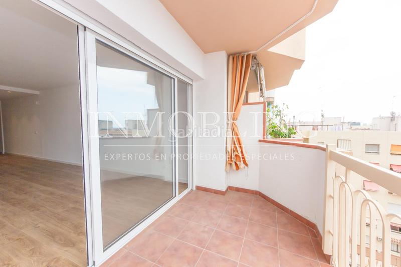 Foto 4eb7952c-a6cc-45fe-aa9b-1da7acd36057. Piso  de 3 habitaciones recién reformado con parking en Mataró