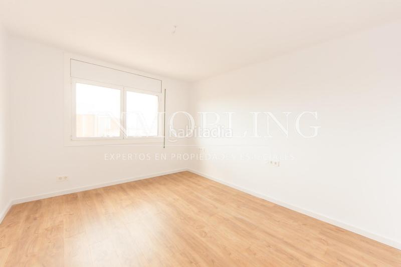 Foto b97a7c63-71ec-40a7-900f-b638792b004a. Piso  de 3 habitaciones recién reformado con parking en Mataró