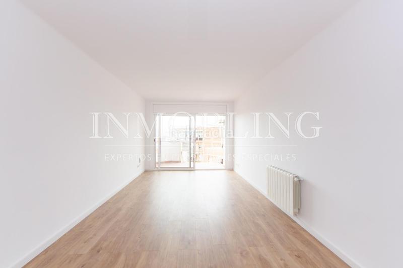 Foto e5a86d7b-f46a-4d60-9776-5b89066be300. Piso  de 3 habitaciones recién reformado con parking en Mataró