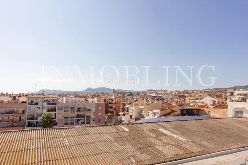 Foto 708e5e1e-19c9-43a1-9d73-b7c64ef5cf8e. Rent penthouse with heating parking pool in Havana Mataró