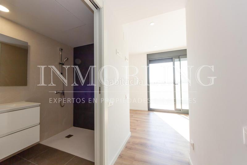 Foto 788e6a81-ee57-42f3-865c-ee96fe50b928. Rent penthouse with heating parking pool in Havana Mataró