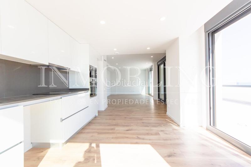 Foto d3377b61-6fb4-464d-88d2-ff9f40bdfd2e. Rent penthouse with heating parking pool in Havana Mataró