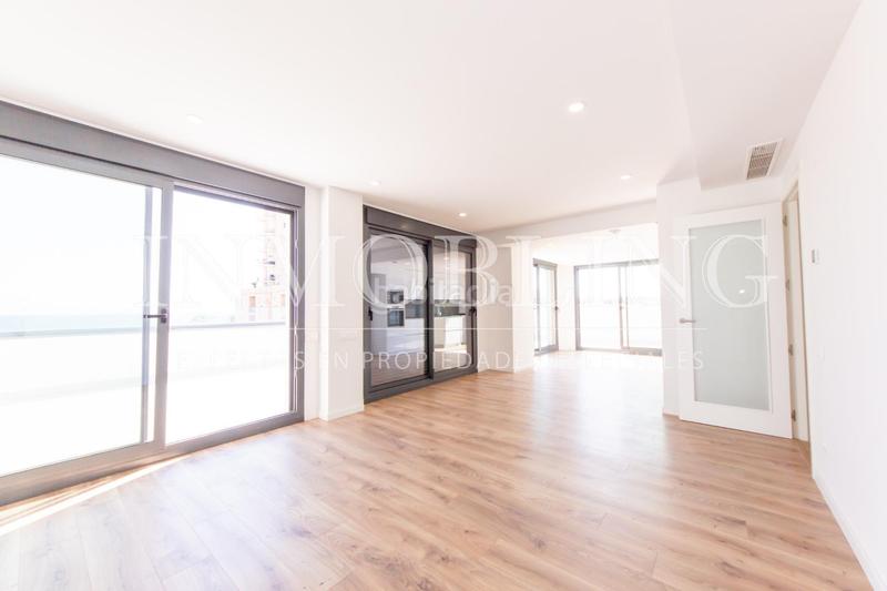 Foto f6269512-eeef-422c-aedd-216657765095. Rent penthouse with heating parking pool in Havana Mataró