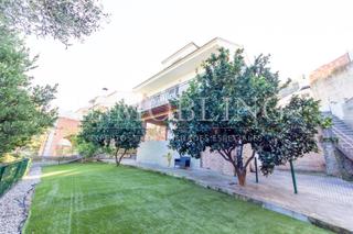 Haus in Urbanitzacions. Casa a 4 vientos con buen jardín en les ginesteres