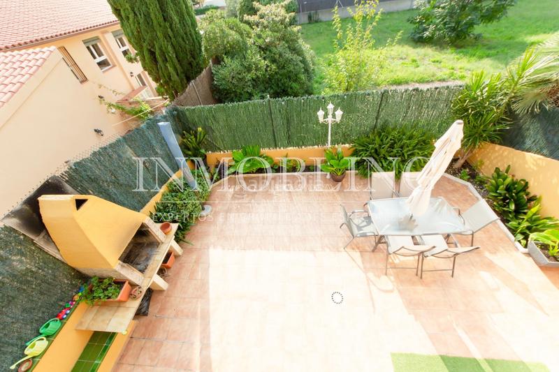 Foto ac6b3b0f-f8ea-496b-bab2-8deb86d38cf2. Haus mit heizung parking in Can Pou-Camp de Mar Premià de Mar