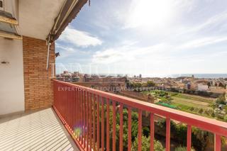 Alquiler Piso en Els Molins. Piso de alquiler de 4 habitaciones con vistas al mar