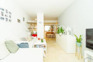 Etagenwohnung in Rocafonda. Piso de dos habitaciones con ascensor