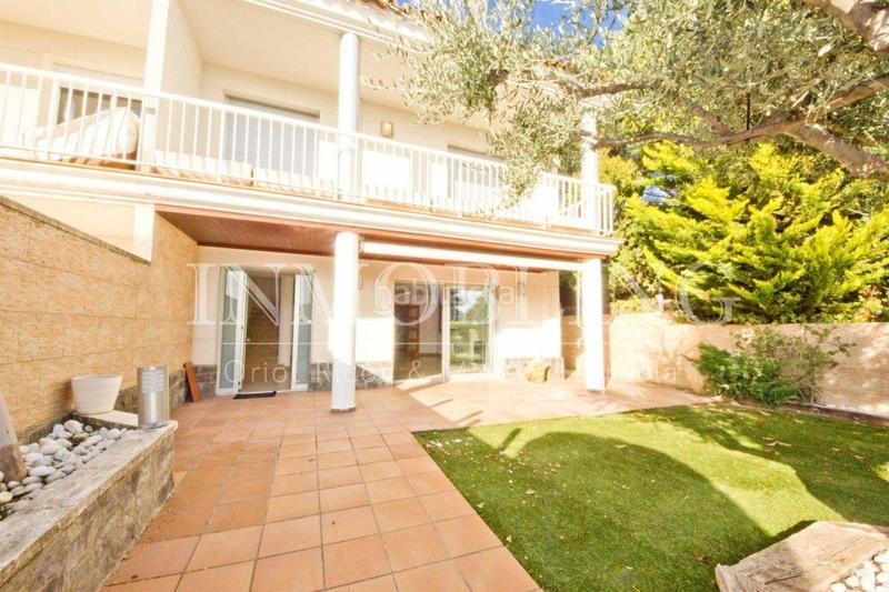 Foto 0a8d52e4-7879-48d7-ad5a-39573affa3e3. Casa espectacular casa con vistas a mar! en Nucli Urbà Argentona