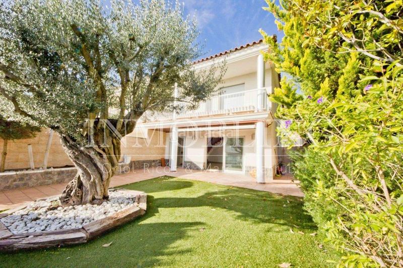 Foto 27741d21-0cd5-42c8-853b-246dad63324b. Casa espectacular casa con vistas a mar! en Nucli Urbà Argentona