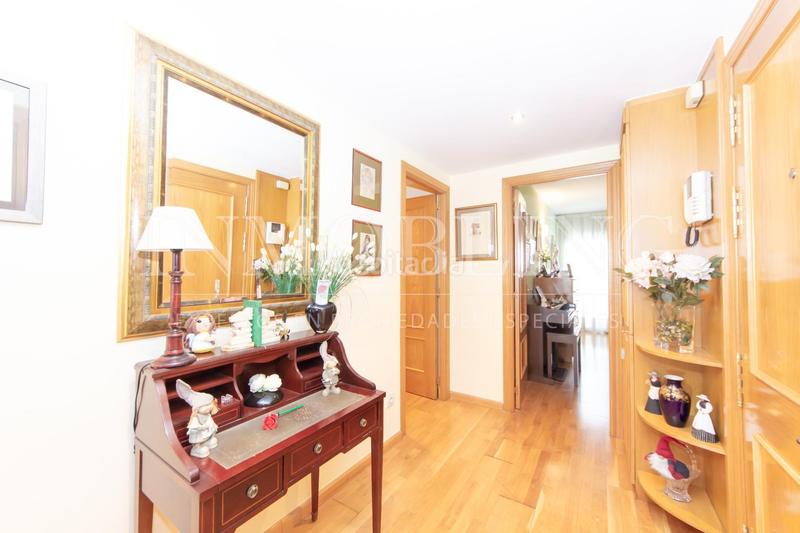 Foto f508e8ed-9a51-429d-b31d-704890cb2242. Pis amb calefacció aparcament piscina a Via Europa - Parc Central Mataró