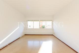 Appartement à Centre. Piso de 3 habitaciones en segunda linea de mar