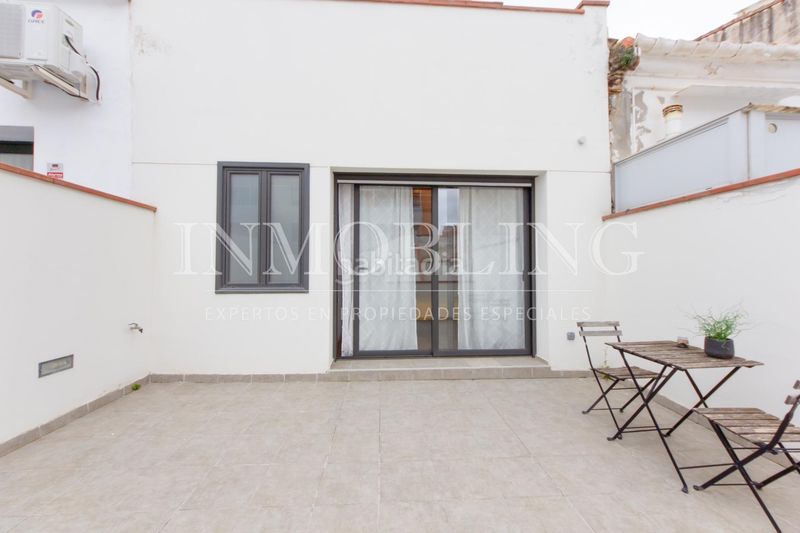 Foto 1d015323-8356-4831-a919-3db37fc8d15a. Casa amb aparcament a Centre Mataró