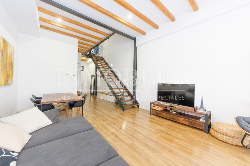 Foto 1f6cd1a7-8e45-44a0-afeb-a6f7c852cd63. Casa amb aparcament a Centre Mataró