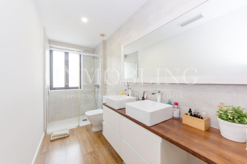 Foto 24f7e1c5-673f-4181-83a4-8914c4179ec3. Casa amb aparcament a Centre Mataró