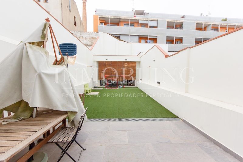 Foto 2e9f1fec-6b5f-44c1-95ef-19a99ef4183d. Casa amb aparcament a Centre Mataró