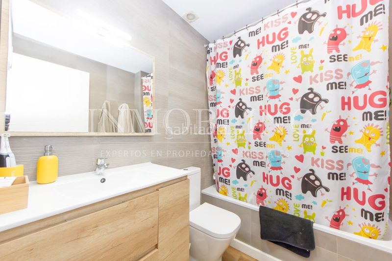 Foto 38962095-fa1b-4d10-9a02-7cf40a611698. Casa amb aparcament a Centre Mataró