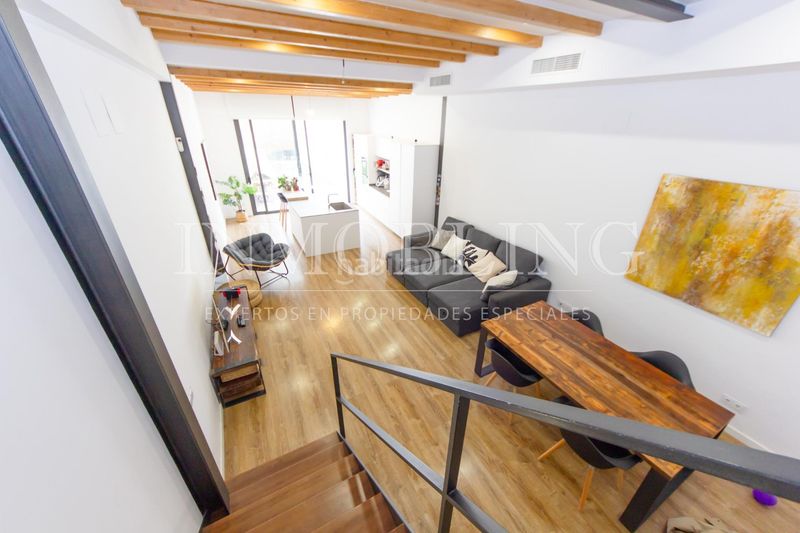 Foto 49ddb4fc-08ab-4a38-ad12-ed54b5b8f3b8. Casa amb aparcament a Centre Mataró