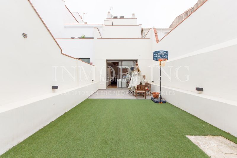 Foto 6aa3a331-78af-4779-a665-0df23861f027. Casa amb aparcament a Centre Mataró