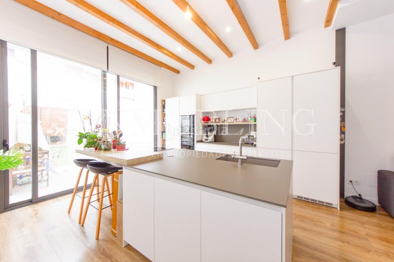 Foto 90a573f7-7e0b-43c4-9ec9-d2748bd18787. Casa amb aparcament a Centre Mataró