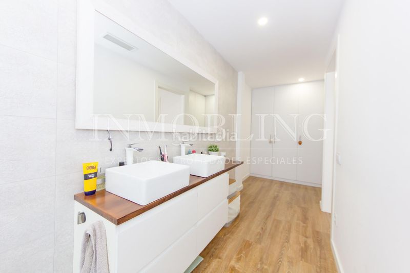 Foto 91bac7ea-0b45-4c75-b125-ffcb00932c3f. Casa amb aparcament a Centre Mataró