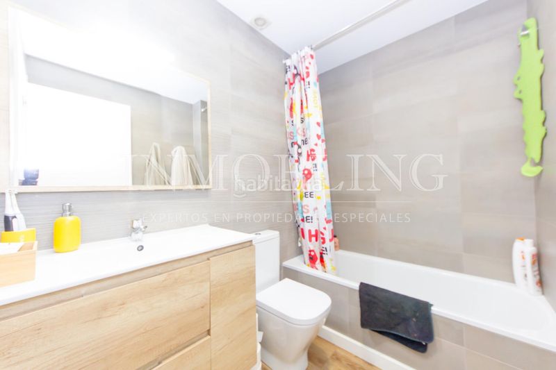 Foto 9cab0c9e-4686-4d66-85d8-d06553066eb2. Casa amb aparcament a Centre Mataró