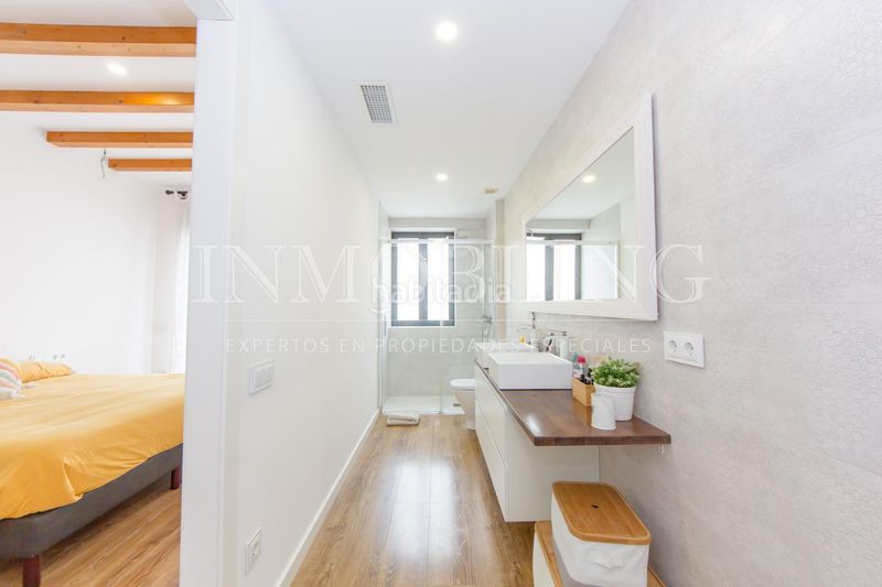 Foto ac7add30-d147-4334-b249-5576cc835209. Casa amb aparcament a Centre Mataró