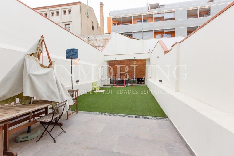 Foto b18c4021-6714-4a24-a18c-e23e00d667b4. Casa amb aparcament a Centre Mataró