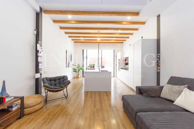 Foto e23a3fe8-f672-4cf5-926f-58593eae0f0a. Casa amb aparcament a Centre Mataró