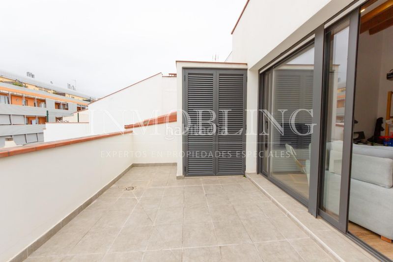 Foto ff680088-e495-4451-87a7-39ede1870989. Casa amb aparcament a Centre Mataró