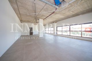 Alquiler Oficina en Eixample. Oficina de obra nueva muy luminosa