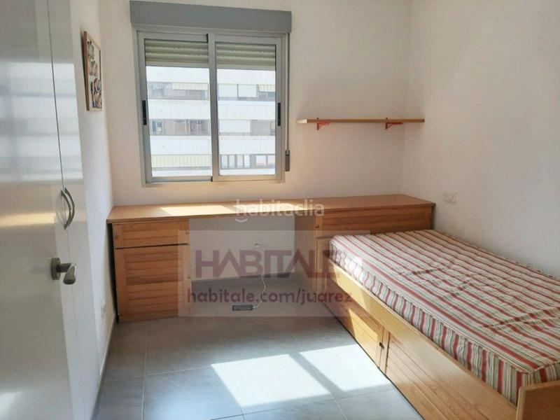 Foto f5dd2de8-12f6-4f12-80b5-d222e89b0a6a. Alquiler piso  en alquiler en cabo huertas, 3 dormitorios. en Alicante