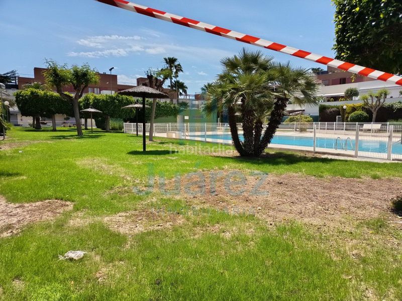 Foto 8ccfd6fd-2dfe-4a57-841a-d65c8314a710. Casa amb calefacció aparcament piscina a Alicante golf Alicante