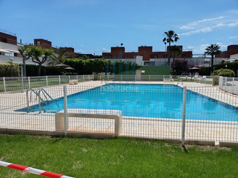 Foto fc3e78c0-bf23-42ac-ba81-2d870209efe2. Casa amb calefacció aparcament piscina a Alicante golf Alicante