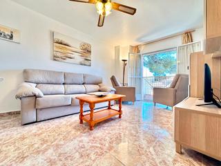 Pis a Los Cuarteros. Has visto el vídeo?en segunda línea de playa y con vistas latera