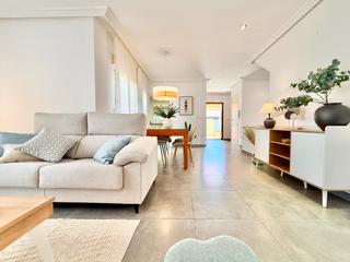 Casa en Santiago de La Ribera. Has visto el vídeo? hay casas que se visitan. y otras que se sie