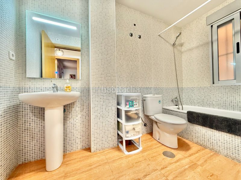 Foto b8d8f38f-718a-47b8-9342-510aa7f1a266. Piso has visto el video?necesitas el 100?vivienda en planta baja en el centro , ideal para quienes buscan comodidad y tran en San Javier