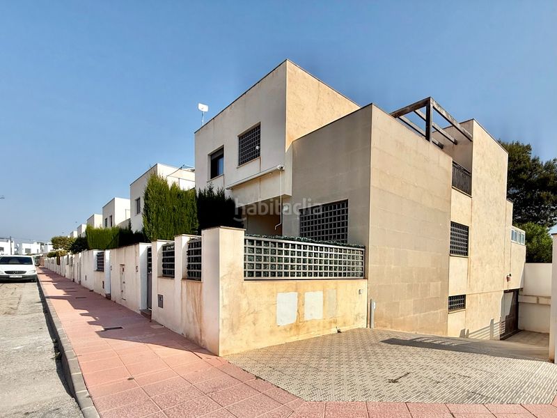 Foto 3e4ffe4d-cce4-4b51-abec-7a11c68f8fa5. Casa amb aparcament a Santiago de La Ribera San Javier