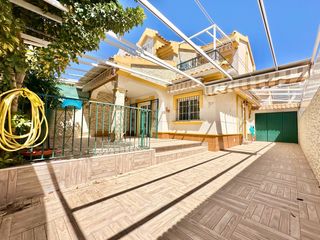 Casa a Santiago de La Ribera. Has visto el vídeo? necesitas el 100?vivienda esquinacon 3 dormi