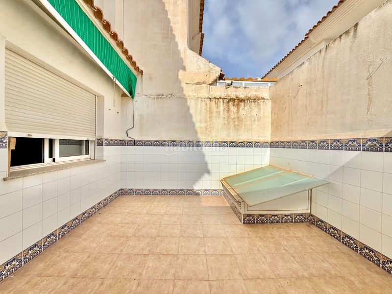 Foto c506cc20-7d03-41f3-b97d-1c669539af7a. Casa amb aparcament a Centro Alcázares (Los)