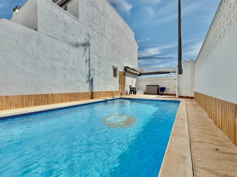 Foto 5e500f47-4165-4bdf-9bba-1fa59aaa2532. Casa adosada has visto el vídeo? necesitas el 100?nbspcon piscina, se vende casa lista para entrar en la zona de san blas. en origen era de 3 d en San Javier