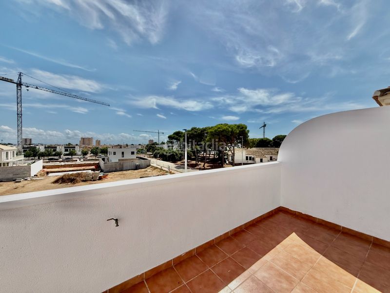 Foto b078a610-6581-4abb-b4a2-ac62ae78b322. Casa adosada has visto el vídeo? necesitas el 100?nbspcon piscina, se vende casa lista para entrar en la zona de san blas. en origen era de 3 d en San Javier