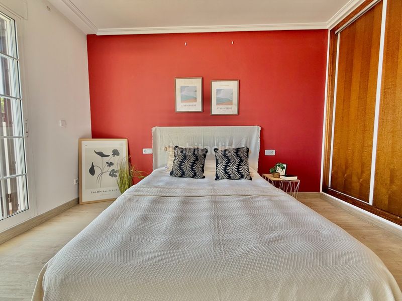 Foto d7b1a0f7-2bbe-408a-af83-7f9b52d4f2cc. Casa adosada has visto el vídeo? necesitas el 100?nbspcon piscina, se vende casa lista para entrar en la zona de san blas. en origen era de 3 d en San Javier