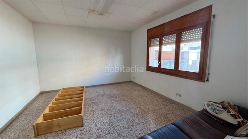 Foto aeaf9e19-6d8d-4bab-a062-8a18096dc163. Edifici a carrer del dos de maig 58 a Vilanova del Camí