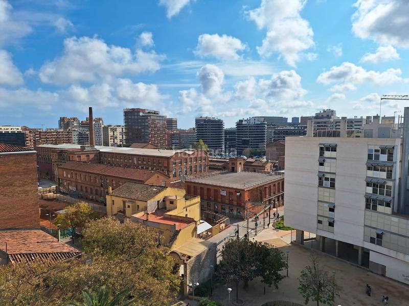 Foto 5fe9806a-f533-4470-b910-0916b19bdc15. Ático espectacular ático esquinero en La Bordeta Barcelona