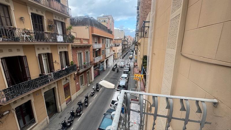 Foto 08eed7af-03fc-4980-8f22-6b700d6305b7. Piso gran piso con balcón en Vila de Gràcia Barcelona