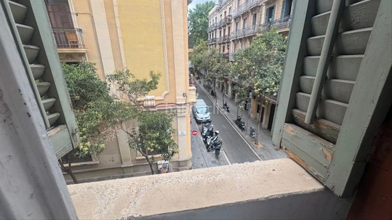 Foto 53d004e1-a806-4190-ab0f-9a917547109d. Piso gran piso con balcón en Vila de Gràcia Barcelona