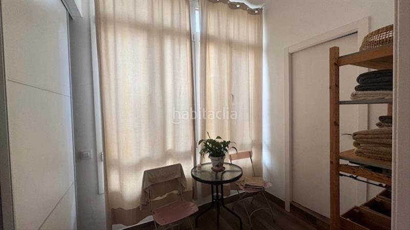 Foto a9c4e678-bf9b-46ab-932f-9ee061bb6ea2. Piso gran piso con balcón en Vila de Gràcia Barcelona