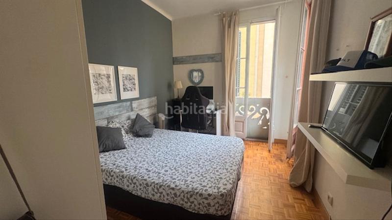 Foto c1dada67-609e-45a9-a4f8-f5e0d5e86d45. Piso gran piso con balcón en Vila de Gràcia Barcelona