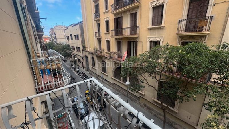 Foto f21b5a25-dcab-4bed-80ab-e62e3c1380ef. Piso gran piso con balcón en Vila de Gràcia Barcelona